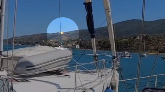 Βίντεο-σοκ: Η στιγμή που το ελικόπτερο πέφτει στα καλώδια στον Πόρο και εκρήγνυται! | panathinaikos24.gr Βίντεο-σοκ: Η στιγμή που το ελικόπτερο πέφτει στα καλώδια στον Πόρο και εκρήγνυται! | panathinaikos24.gr