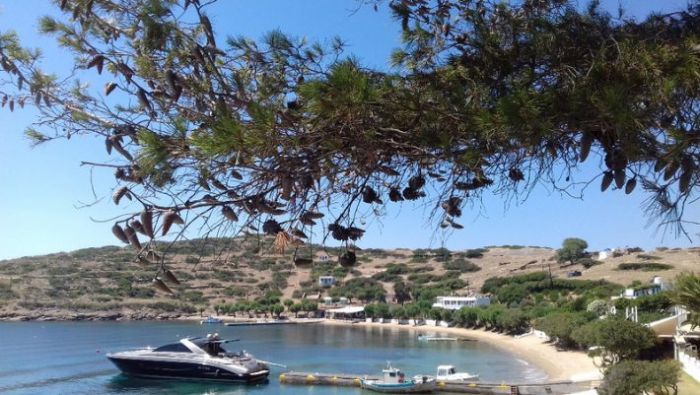 10 δωμάτια, 1 εστιατόριο: Το ελληνικό νησί που κάνεις βασιλικές διακοπές αν καταφέρεις να βρεις δωμάτιο (Pics) | panathinaikos24.gr 10 δωμάτια, 1 εστιατόριο: Το ελληνικό νησί που κάνεις βασιλικές διακοπές αν καταφέρεις να βρεις δωμάτιο (Pics) | panathinaikos24.gr