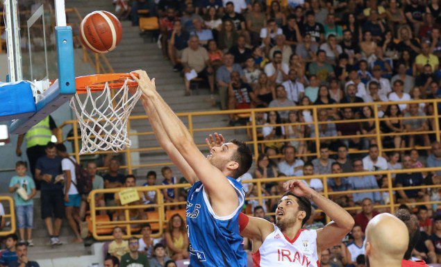 «Οδοστρωτήρας» με δύο καρφώματα ο Παπαγιάννης (vid)