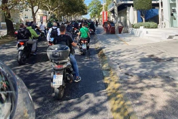 Έξω από το σπίτι του Αλαφούζου η μηχανοκίνητη πορεία των οπαδών! (Pics) | panathinaikos24.gr Έξω από το σπίτι του Αλαφούζου η μηχανοκίνητη πορεία των οπαδών! (Pics) | panathinaikos24.gr