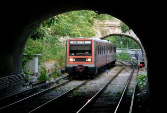 Διακοπή σε δρομολόγια του Ηλεκτρικού - Εισέβαλαν άτομα στις γραμμές