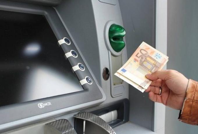 Το πιο άδικο χαράτσι: Ποια συναλλαγή στην Τράπεζα θα κοστίζει 6 ευρώ από 31/10