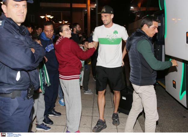 Ζεστή υποδοχή των πρασίνων στο Αγρίνιο (Pics) | panathinaikos24.gr Ζεστή υποδοχή των πρασίνων στο Αγρίνιο (Pics) | panathinaikos24.gr
