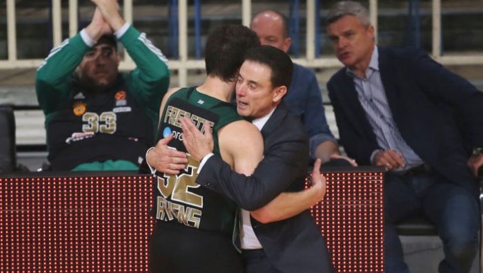 The Pitino Effect: Το τρικ του Πιτίνο που μεταμόρφωσε τον Τζίμερ Φριντέτ | panathinaikos24.gr The Pitino Effect: Το τρικ του Πιτίνο που μεταμόρφωσε τον Τζίμερ Φριντέτ | panathinaikos24.gr