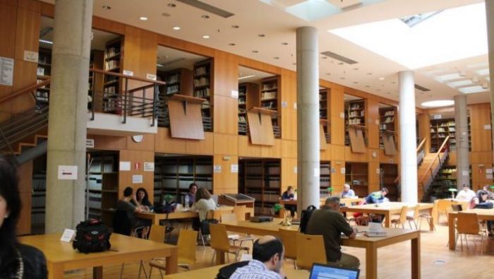 Πρωτοφανής σεξουαλική παρενόχληση φοιτήτριας στη βιβλιοθήκη του ΑΠΘ | panathinaikos24.gr Πρωτοφανής σεξουαλική παρενόχληση φοιτήτριας στη βιβλιοθήκη του ΑΠΘ | panathinaikos24.gr