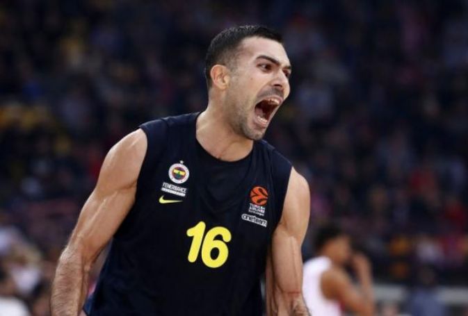 Τι να εξηγήσει ο Σλούκας; | panathinaikos24.gr Τι να εξηγήσει ο Σλούκας; | panathinaikos24.gr