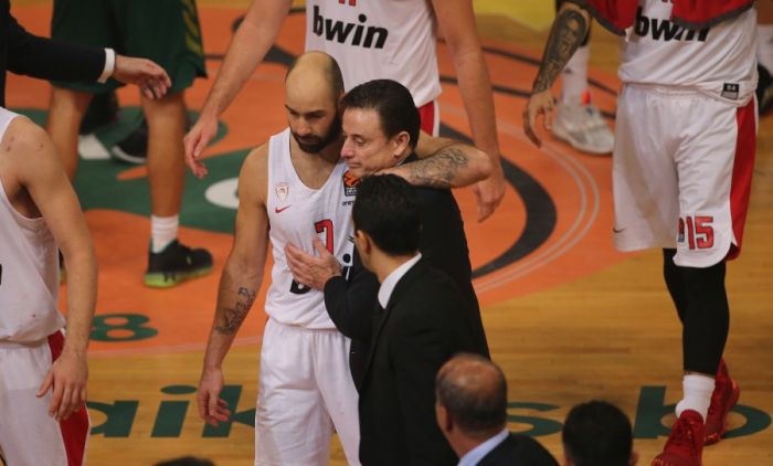 Αποχώρησαν αγκαλιά Πιτίνο – Σπανούλης (Pics) | panathinaikos24.gr Αποχώρησαν αγκαλιά Πιτίνο – Σπανούλης (Pics) | panathinaikos24.gr