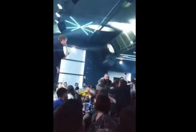 Νέο βίντεο από το ξύλο του Κούγια στα μπουζούκια (vid) | panathinaikos24.gr Νέο βίντεο από το ξύλο του Κούγια στα μπουζούκια (vid) | panathinaikos24.gr