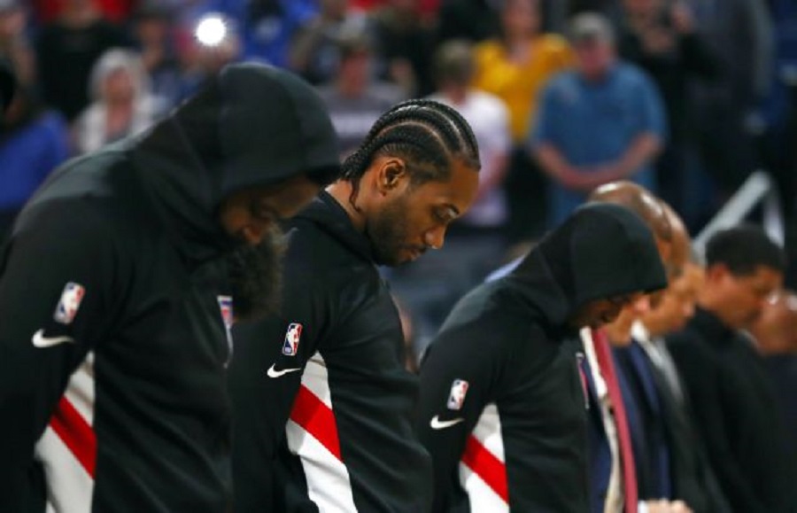 Ράγισαν καρδιές στους αγώνες του NBA – Παίκτες κλαίνε με λυγμούς για τον Κόμπε (pics & vids)