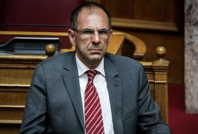 Απίθανο βίντεο: Η Βουλή ξεσπάει στα γέλια με ατάκα του Γεραπετρίτη για τα ΜΑΤ