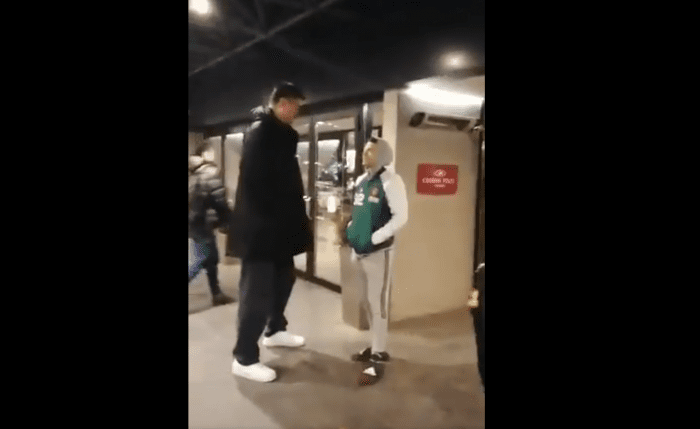 Συνάντηση Φριντέτ με Γιάο Μινγκ! (vid) | panathinaikos24.gr Συνάντηση Φριντέτ με Γιάο Μινγκ! (vid) | panathinaikos24.gr