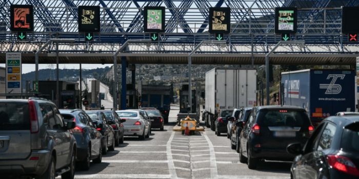 Τσιπουράκι, μπυράκι και ζωάρα για τον κλασικό, ηλίθιο Ελληνάρα | panathinaikos24.gr Τσιπουράκι, μπυράκι και ζωάρα για τον κλασικό, ηλίθιο Ελληνάρα | panathinaikos24.gr