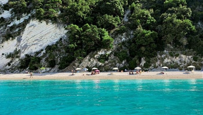 40 κάτοικοι, 140 ευρώ την εβδομάδα: Το τέλειο νησί για να αποφύγεις την πολυκοσμία λόγω κορωνοϊού το καλοκαίρι (Pics) | panathinaikos24.gr 40 κάτοικοι, 140 ευρώ την εβδομάδα: Το τέλειο νησί για να αποφύγεις την πολυκοσμία λόγω κορωνοϊού το καλοκαίρι (Pics) | panathinaikos24.gr