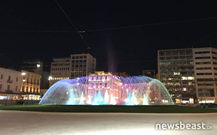 Εντυπωσιακό! Άνοιξε η πλατεία Ομονοίας με το νέο συντριβάνι | panathinaikos24.gr Εντυπωσιακό! Άνοιξε η πλατεία Ομονοίας με το νέο συντριβάνι | panathinaikos24.gr