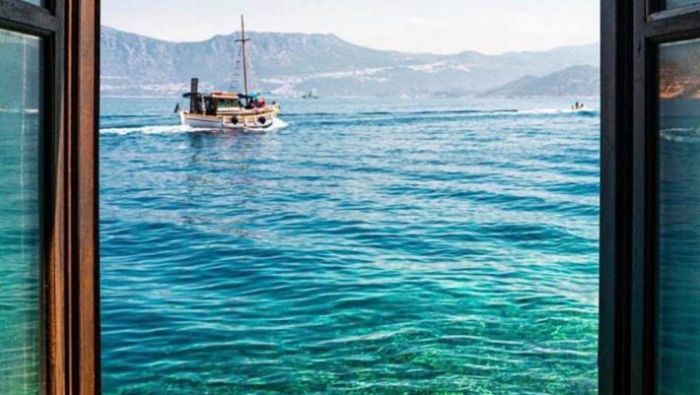 Ρίχνει τις τιμές του κατά 50% και βάζει δωρεάν πλοίο: Tο πανέμορφο ελληνικό νησί που βάζει τα γυαλιά στην Ευρώπη (Pics) | panathinaikos24.gr Ρίχνει τις τιμές του κατά 50% και βάζει δωρεάν πλοίο: Tο πανέμορφο ελληνικό νησί που βάζει τα γυαλιά στην Ευρώπη (Pics) | panathinaikos24.gr