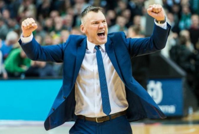 Τα… σπρώχνει για Σάρας η Φενέρ | panathinaikos24.gr Τα… σπρώχνει για Σάρας η Φενέρ | panathinaikos24.gr