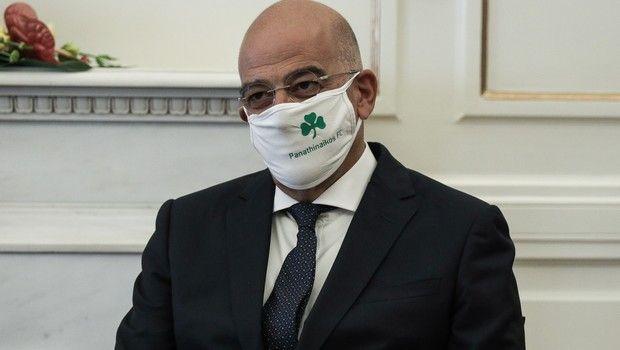 Mε μάσκα του Παναθηναϊκού ο Δένδιας στη συνάντηση με την Ισπανίδα υπουργό Εξωτερικών (pics)