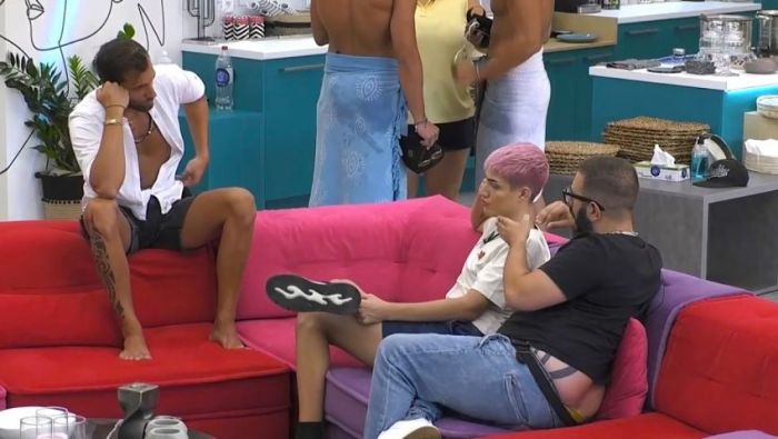 Διεκόπη το live: Παίκτης του «Big Brother» βρίζει on air τον Ανδρέα Μικρούτσικο | panathinaikos24.gr Διεκόπη το live: Παίκτης του «Big Brother» βρίζει on air τον Ανδρέα Μικρούτσικο | panathinaikos24.gr
