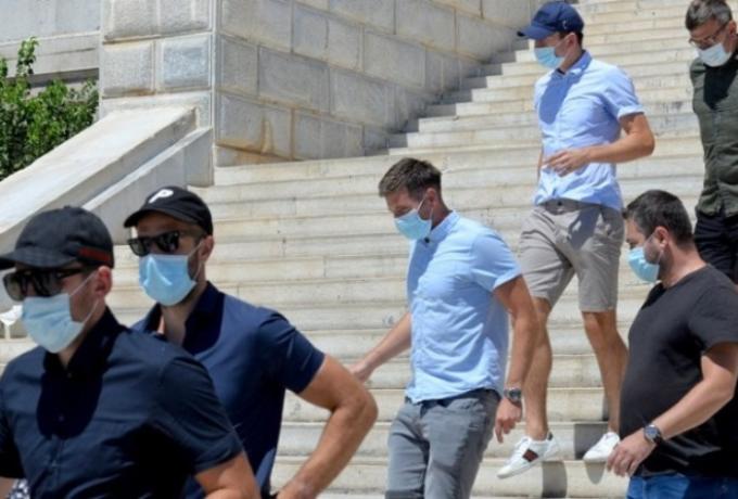 Αποκαλύψεις για Μαγκουάιρ: κλώτσησε αστυνομικό και φώναζε «fuck Greece»!