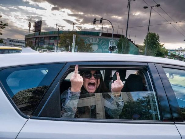 Εκτός εαυτού η Ουρανία Μιχαλολιάκου: «Γ@@@ τις μάνες σας, μ@@@@πανα» (vid) | panathinaikos24.gr Εκτός εαυτού η Ουρανία Μιχαλολιάκου: «Γ@@@ τις μάνες σας, μ@@@@πανα» (vid) | panathinaikos24.gr