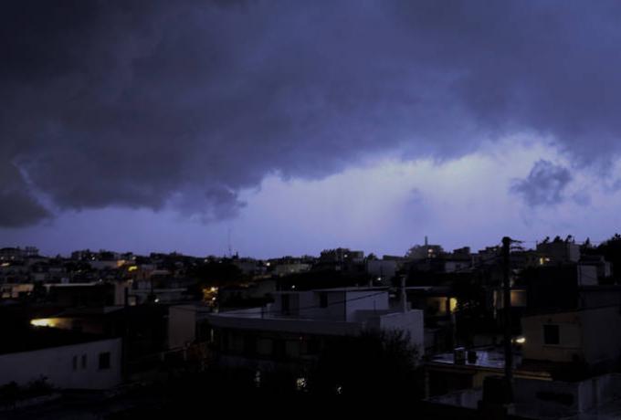 Έκτακτο δελτίο επικίνδυνων καιρικών φαινομένων: Ισχυρές βροχές και καταιγίδες από το απόγευμα (vid)