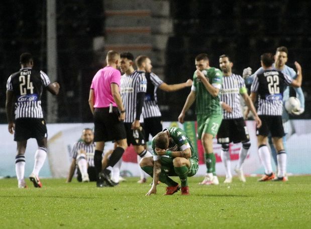 Το έχασε από την… σέντρα! | panathinaikos24.gr Το έχασε από την… σέντρα! | panathinaikos24.gr