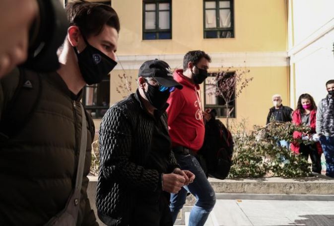 Νότης Σφακιανάκης: Μέσα στο τμήμα έβγαζε φωτογραφίες και μοίραζε αυτόγραφα (vid) | panathinaikos24.gr Νότης Σφακιανάκης: Μέσα στο τμήμα έβγαζε φωτογραφίες και μοίραζε αυτόγραφα (vid) | panathinaikos24.gr