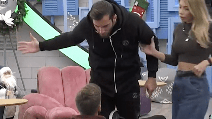 Aπειλές για ξύλο στο «Big Brother» – Παίκτης κινδυνεύει με αποβολή (Vid) | panathinaikos24.gr Aπειλές για ξύλο στο «Big Brother» – Παίκτης κινδυνεύει με αποβολή (Vid) | panathinaikos24.gr