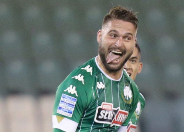 Ο Ολλανδός βράχος «έσπασε» το ρόδι (vid) | panathinaikos24.gr Ο Ολλανδός βράχος «έσπασε» το ρόδι (vid) | panathinaikos24.gr