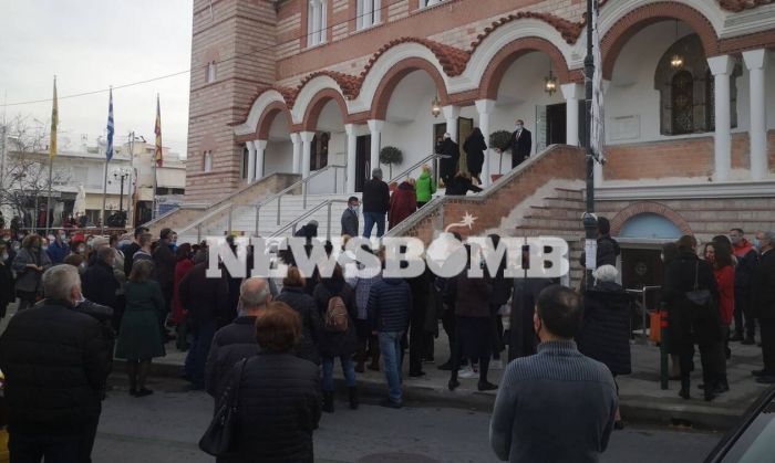 Χαμός στις εκκλησίες στα Θεοφάνεια (vid) | panathinaikos24.gr Χαμός στις εκκλησίες στα Θεοφάνεια (vid) | panathinaikos24.gr