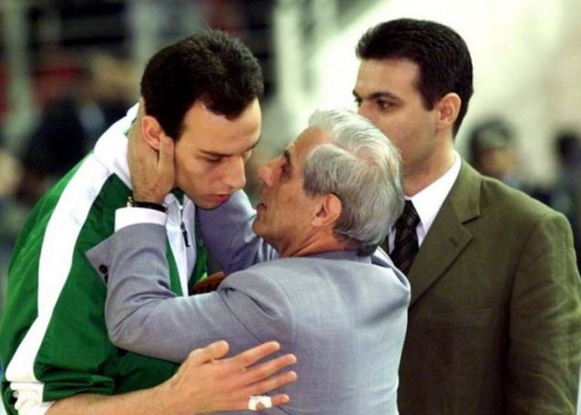 Αυτός που «σκότωσε» τους συμπατριώτες του για χάρη του Παύλου (vids) | panathinaikos24.gr Αυτός που «σκότωσε» τους συμπατριώτες του για χάρη του Παύλου (vids) | panathinaikos24.gr