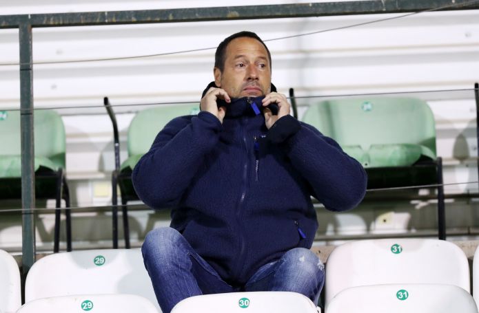 Βλέπει το ντέρμπι ο Φαν’τ Σχιπ (Pics) | panathinaikos24.gr Βλέπει το ντέρμπι ο Φαν’τ Σχιπ (Pics) | panathinaikos24.gr