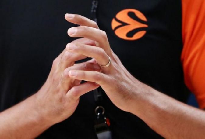 Η Πάντερ σφυρίζει το Παναθηναϊκός – Μπαρτσελόνα (Pic) | panathinaikos24.gr Η Πάντερ σφυρίζει το Παναθηναϊκός – Μπαρτσελόνα (Pic) | panathinaikos24.gr
