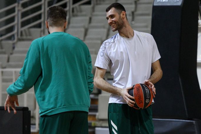 Παπαγιάννης: «Δεν σκεφτόμαστε την ταλαιπωρία, είμαστε ευλογημένοι που κάνουμε αυτό που αγαπάμε» | panathinaikos24.gr Παπαγιάννης: «Δεν σκεφτόμαστε την ταλαιπωρία, είμαστε ευλογημένοι που κάνουμε αυτό που αγαπάμε» | panathinaikos24.gr