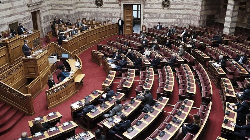 Μητσοτάκης στη Βουλή: «Δεν είναι άνοιγμα – Σε νέα φαινόμενα συνωστισμού, οι περιορισμοί θα επανέλθουν»! (vid)