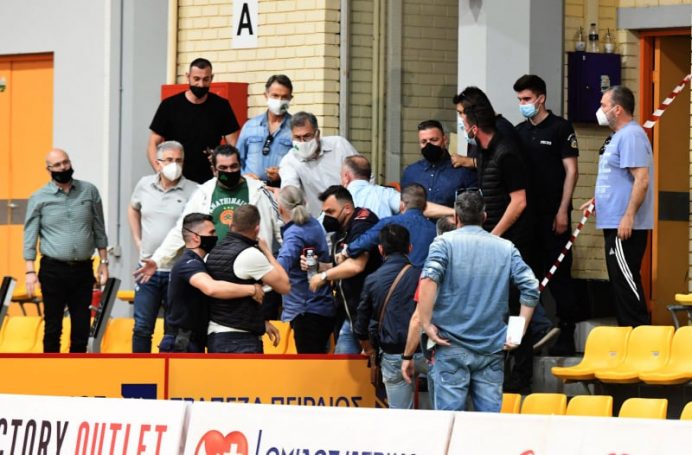 Ερυθρόλευκες… στιγμές στο ΣΕΦ και τραμπουκισμοί (pics) | panathinaikos24.gr Ερυθρόλευκες… στιγμές στο ΣΕΦ και τραμπουκισμοί (pics) | panathinaikos24.gr