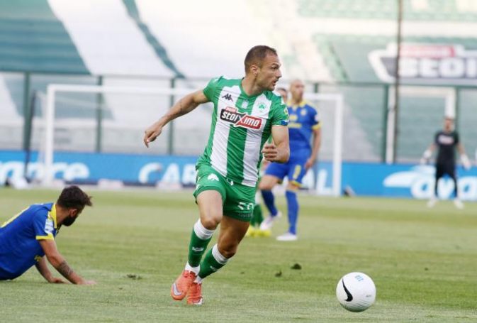 Μολό: «Δεν είμαι κότα» (pic) | panathinaikos24.gr Μολό: «Δεν είμαι κότα» (pic) | panathinaikos24.gr