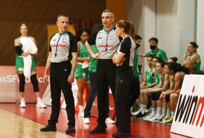 Τραμπουκισμοί από οπαδούς του Ολυμπιακού στο ΣΕΦ! | panathinaikos24.gr Τραμπουκισμοί από οπαδούς του Ολυμπιακού στο ΣΕΦ! | panathinaikos24.gr