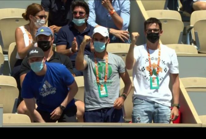 Το… ξέπασμα του γιου του Μητσοτάκη (vid) | panathinaikos24.gr Το… ξέπασμα του γιου του Μητσοτάκη (vid) | panathinaikos24.gr