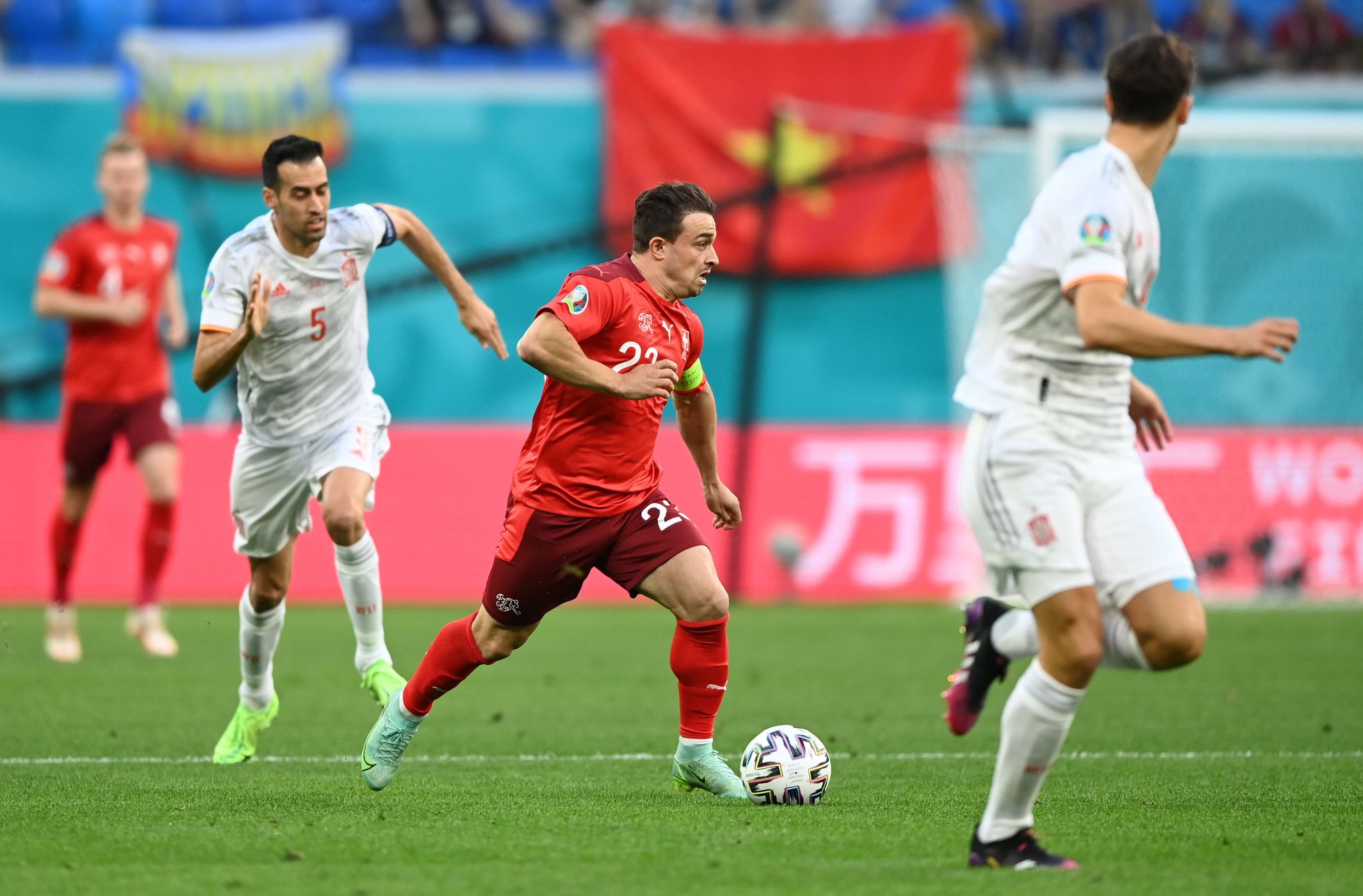 Ελβετία – Ισπανία 1-1: Ο Σακίρι μπορεί να σκοράρει με κάθε τρόπο (Vid)