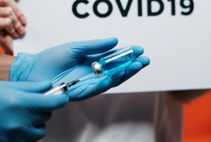 Κορωνοϊός: Τότε θα είναι διαθέσιμα στην Ελλάδα τα εμβόλια για τη μετάλλαξη Όμικρον