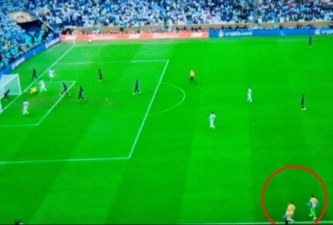 ΑΝΑΤΡΟΠΗ: Δεν έπρεπε να μετρήσει το τρίτο γκολ της Αργεντινής σύμφωνα με την «Equipe»! Τι συνέβη (pics)