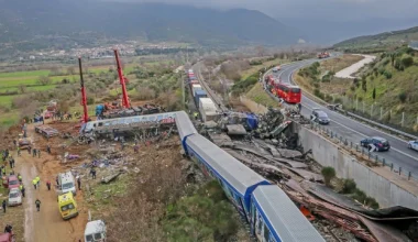 Το χρονικό της τραγωδίας των Τεμπών: Καρέ – καρέ η πορεία της σύγκρουσης των δύο τρένων