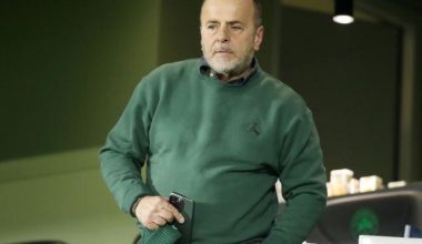 Αλαφούζος για τηλεφώνημα Μητσοτάκη σε Τσέφεριν: «Δεν αντιμετωπίζουν έτσι την διαφθορά και την αλητεία στο ελληνικό ποδόσφαιρο»