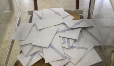 Εκλογές 2023 – Καρδίτσα: Πέντε συλλήψεις για απόπειρα εξαγοράς ψήφων – Είχαν στην κατοχή τους 197 Δελτία Ταυτότητας