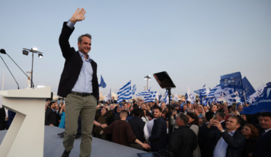 Νέα Δημοκρατία για Exit Poll: Πανηγυρισμοί στην Πειραιώς – «Φαίνεται να επιτυγχάνεται η καθαρή νίκη με διαφορά»