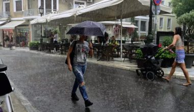 Πώς θα εξελιχθεί η κακοκαιρία τις επόμενες ώρες – Πού αναμένονται τα μεγάλα ύψη βροχής