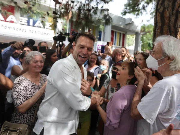 Ένταση με Κασσελάκη σε εκλογικό κέντρο του ΣΥΡΙΖΑ (Vid)