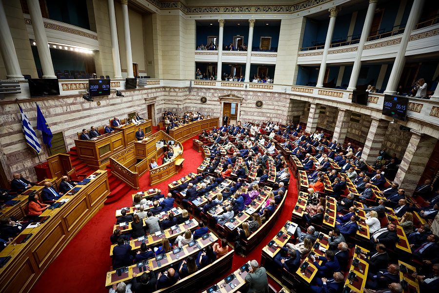 ΣΟΚ στη Βουλή: Πρώην Βουλευτής των Σπαρτιατών γρονθοκόπησε συνάδελφο του από την Ελληνική Λύση!